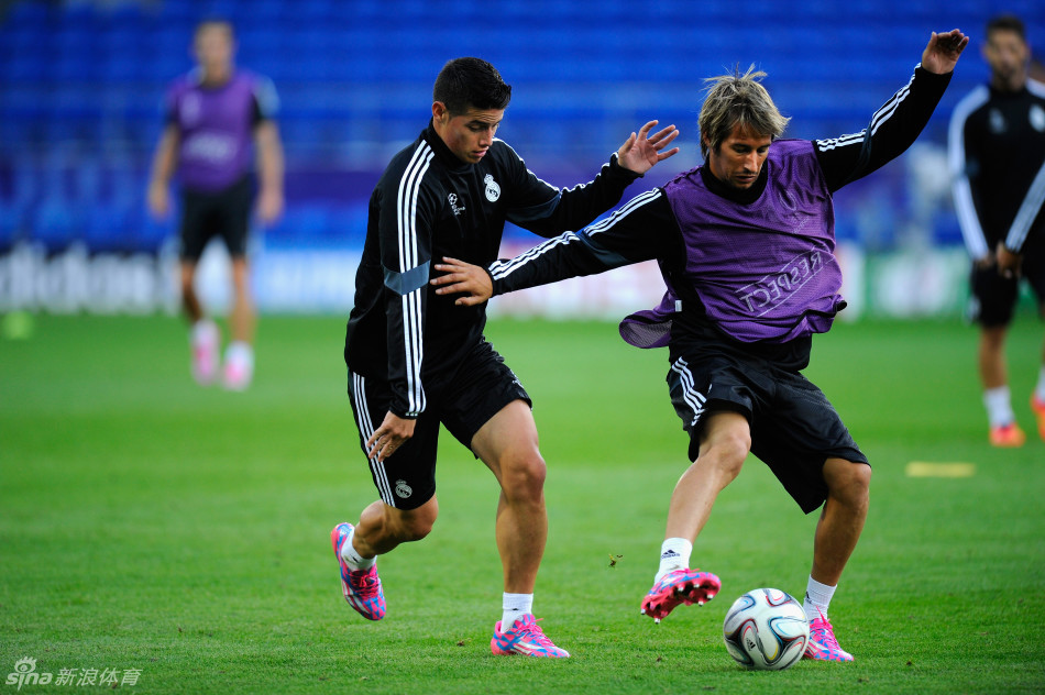 集结日新疆广汇备战欧超杯;防线松动细节曝光;底气十足;控场能力受关注的简单介绍 集结日新疆广汇备战欧超杯;防线松动细节曝光;底气十足;控场能力受关注的简单介绍